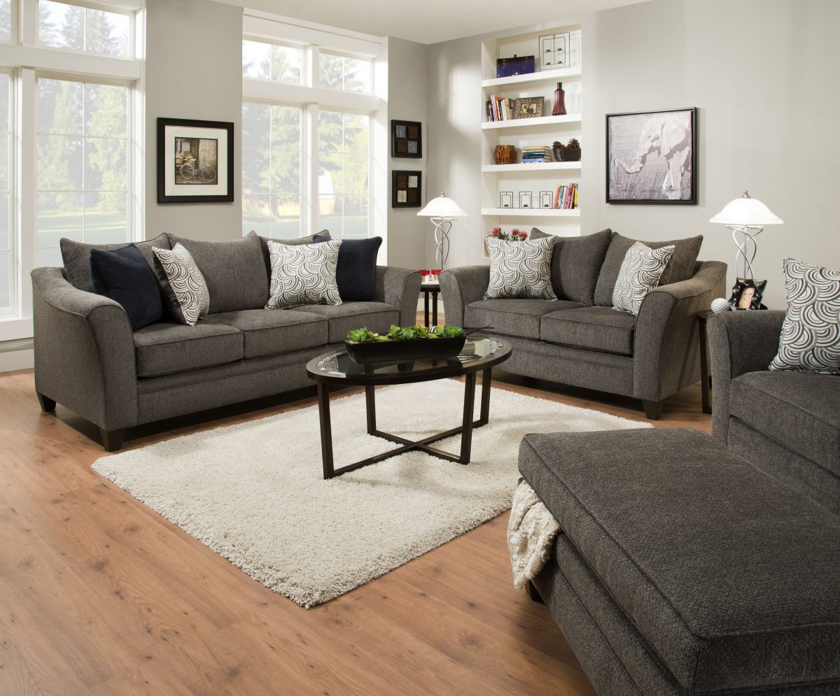 U195 Loveseat